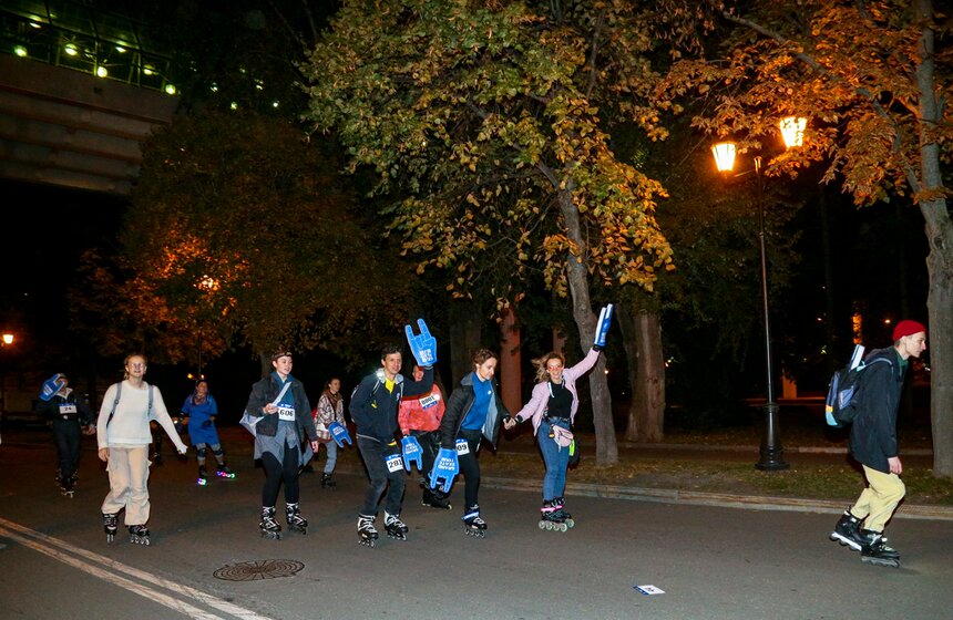 Ночной роллер-заезд состоялся в Москве 17 сентября 13 фото