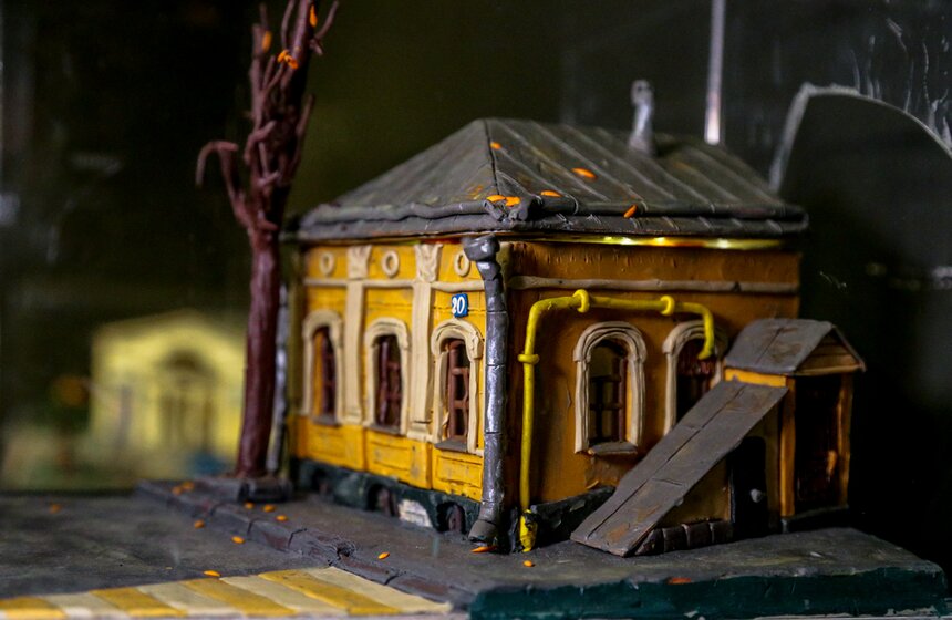 Пластилиновая выставка Алексея Микулина проходит в галерее Измайлово 10 фото