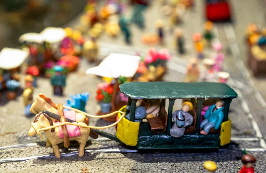 Пластилиновая выставка Алексея Микулина проходит в галерее Измайлово 8 фото