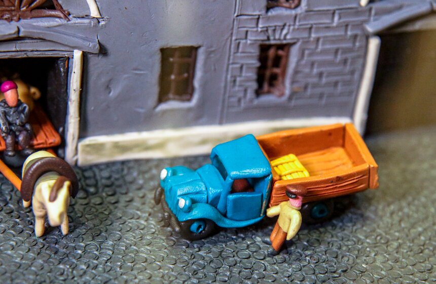 Пластилиновая выставка Алексея Микулина проходит в галерее Измайлово 13 фото