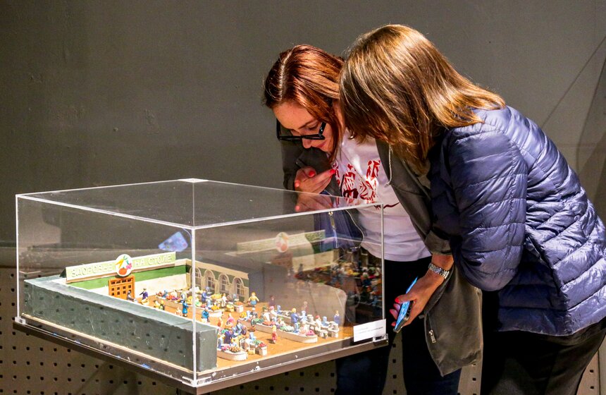 Пластилиновая выставка Алексея Микулина проходит в галерее Измайлово 6 фото