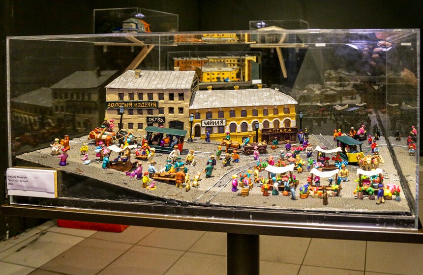 Пластилиновая выставка Алексея Микулина проходит в галерее Измайлово 9 фото