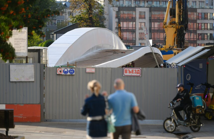 Завершена установка моста между островом Балчуг и Парком Горького 5 фото