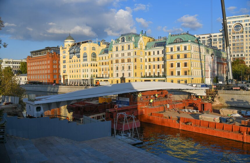 Завершена установка моста между островом Балчуг и Парком Горького 19 фото