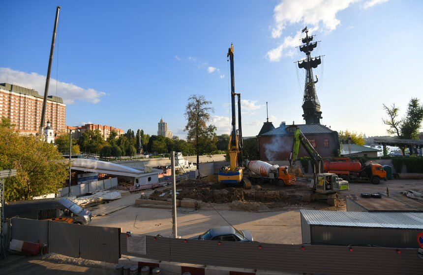 Завершена установка моста между островом Балчуг и Парком Горького 15 фото