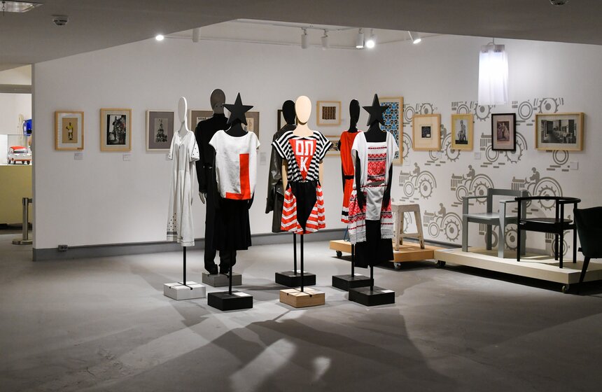 В Новой Третьяковке обновили выставку "История российского дизайна. Избранное 1917–2023" 12 фото