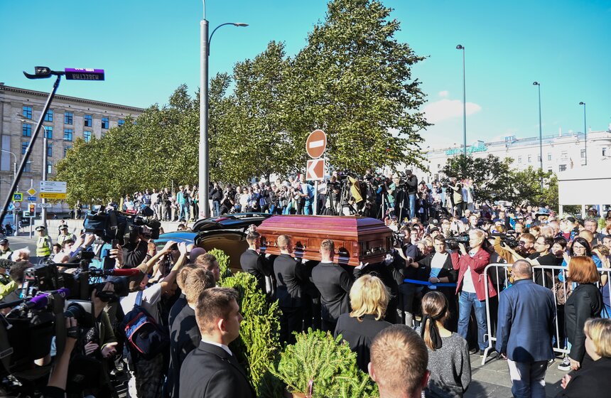 Церемония прощания с Николаем Добронравовым прошла в Москве 23 фото