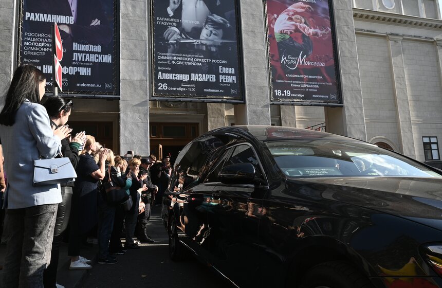 Церемония прощания с Николаем Добронравовым прошла в Москве 24 фото