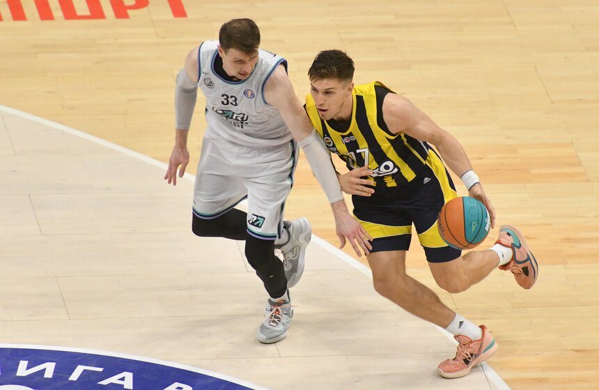 Турецкий "Фенербахче" занял третье место в Суперкубке Единой лиги ВТБ 4 фото