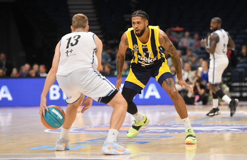 Турецкий "Фенербахче" занял третье место в Суперкубке Единой лиги ВТБ 15 фото