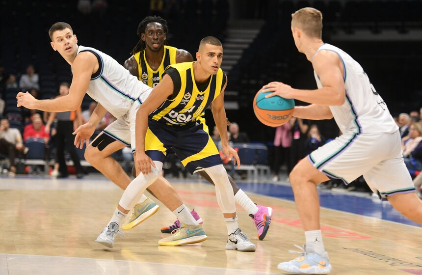 Турецкий "Фенербахче" занял третье место в Суперкубке Единой лиги ВТБ 19 фото