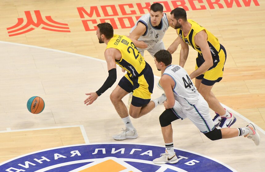 Турецкий "Фенербахче" занял третье место в Суперкубке Единой лиги ВТБ 10 фото