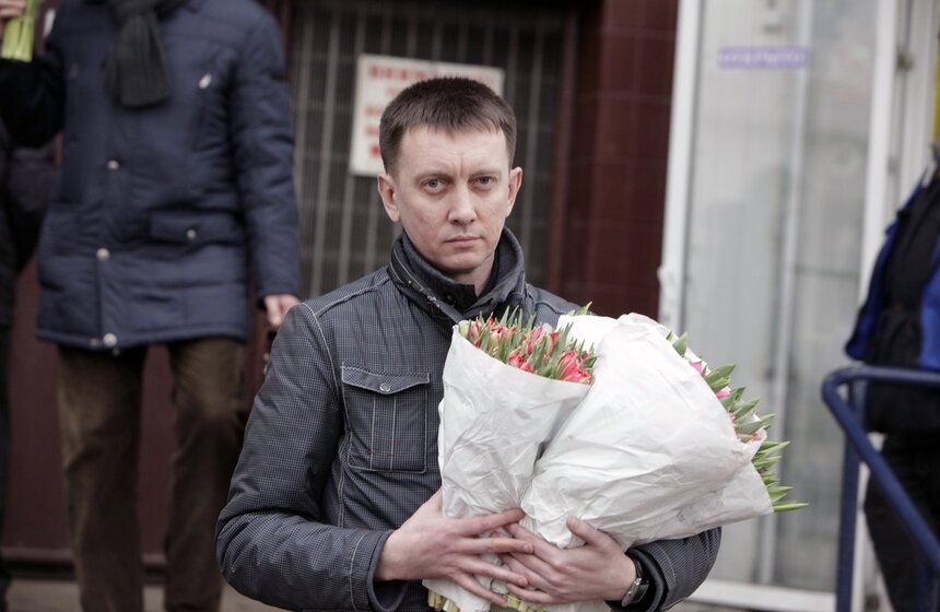 Мужчины готовятся поздравить своих любимых с 8 марта 5 фото