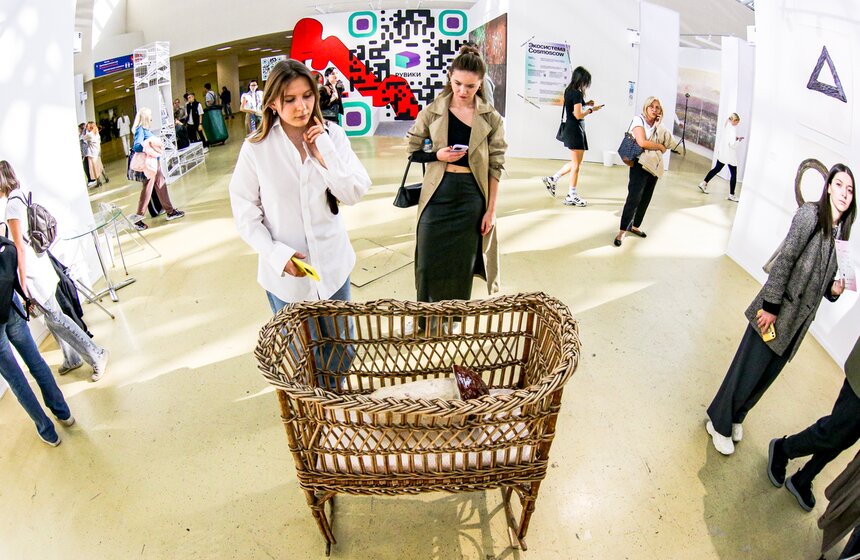 Ярмарка современного искусства Cosmoscow проходит в Экспоцентре 9 фото