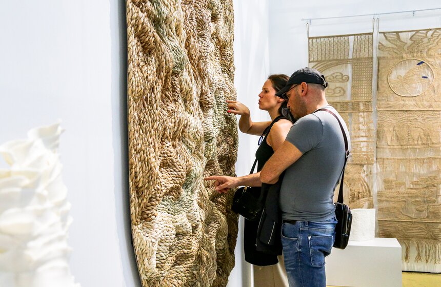 Ярмарка современного искусства Cosmoscow проходит в Экспоцентре 6 фото