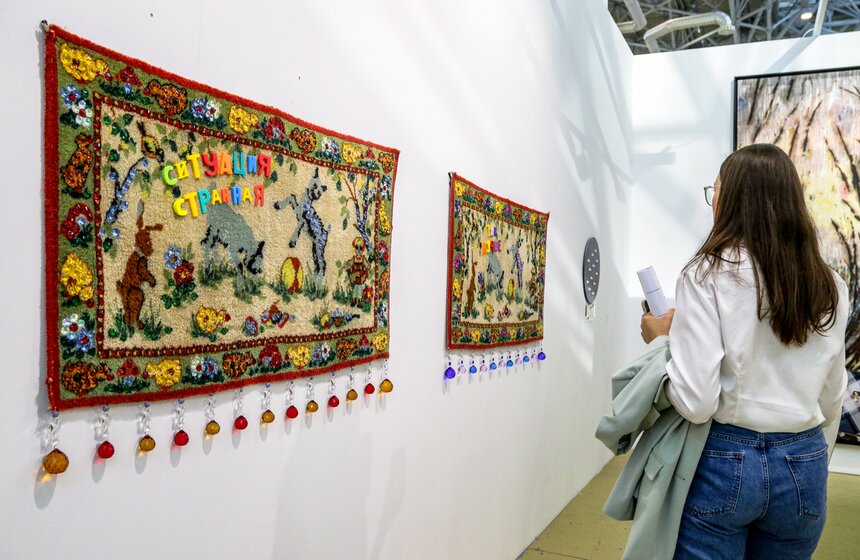 Ярмарка современного искусства Cosmoscow проходит в Экспоцентре 24 фото