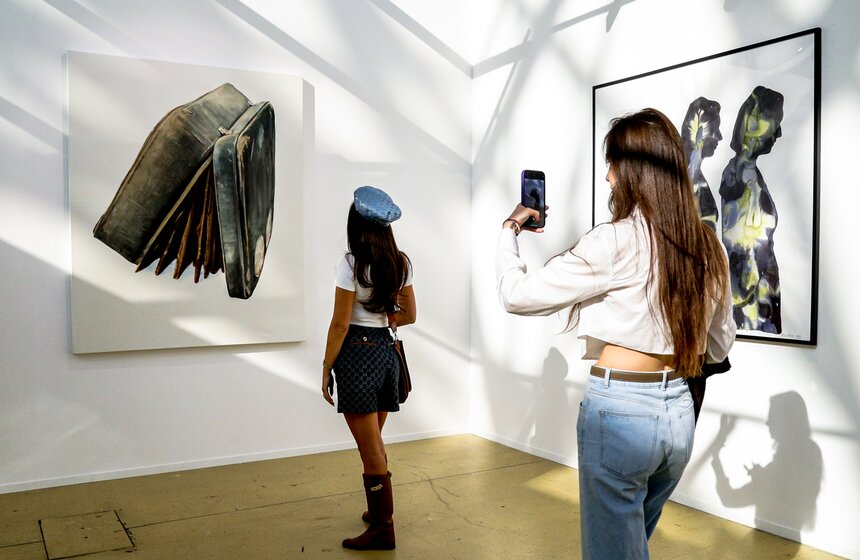 Ярмарка современного искусства Cosmoscow проходит в Экспоцентре 3 фото