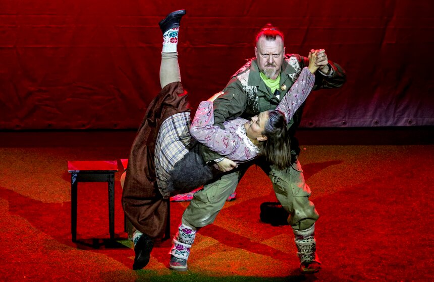 Спектакль Егора Дружинина "Всюду жизнь!" прошел в Доме музыки 24 фото