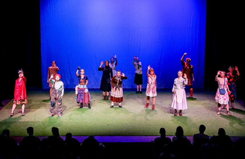 Спектакль Егора Дружинина "Всюду жизнь!" прошел в Доме музыки 1 фото