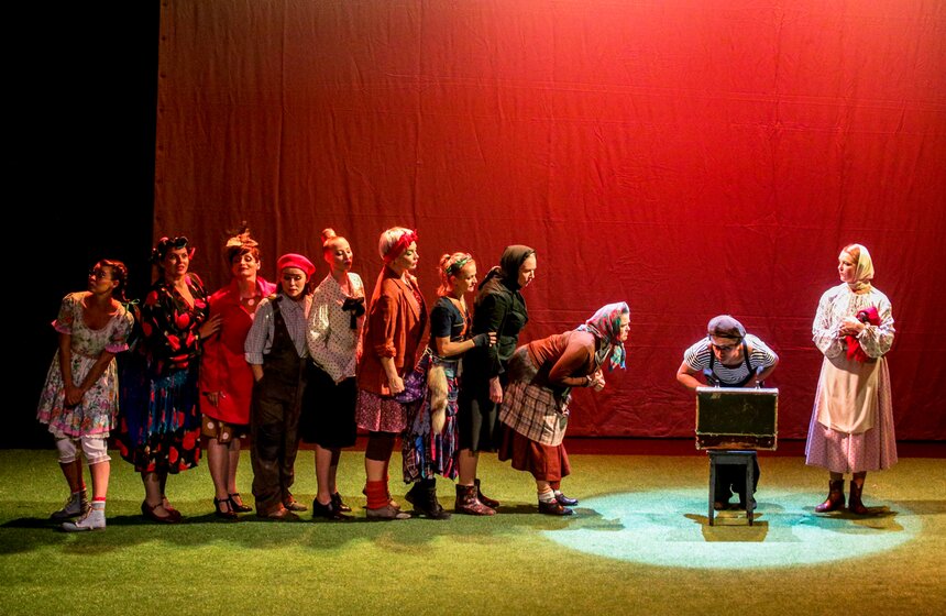 Спектакль Егора Дружинина "Всюду жизнь!" прошел в Доме музыки 3 фото