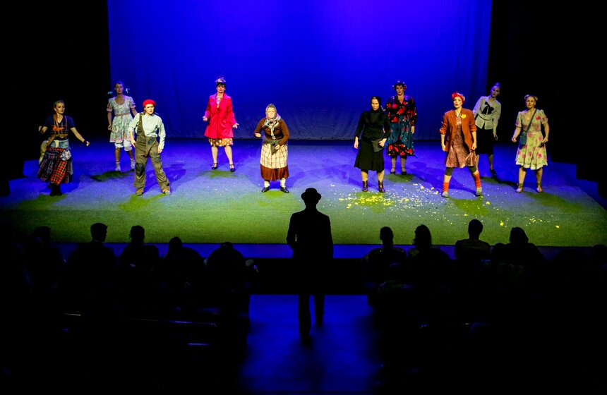 Спектакль Егора Дружинина "Всюду жизнь!" прошел в Доме музыки 10 фото