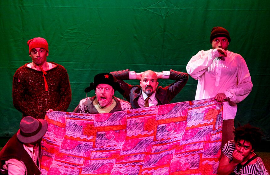 Спектакль Егора Дружинина "Всюду жизнь!" прошел в Доме музыки 22 фото