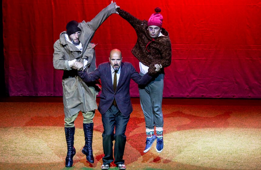 Спектакль Егора Дружинина "Всюду жизнь!" прошел в Доме музыки 12 фото