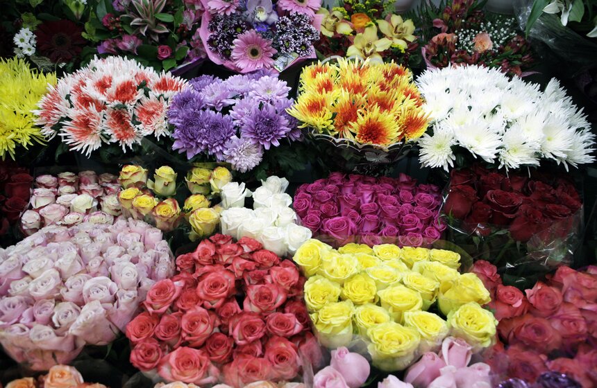 Мужчины готовятся поздравить своих любимых с 8 марта 26 фото