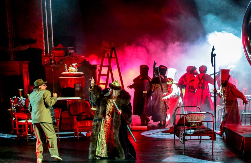 Театр Сатиры открыл 100-й сезон премьерой "Иван Васильевич" 9 фото