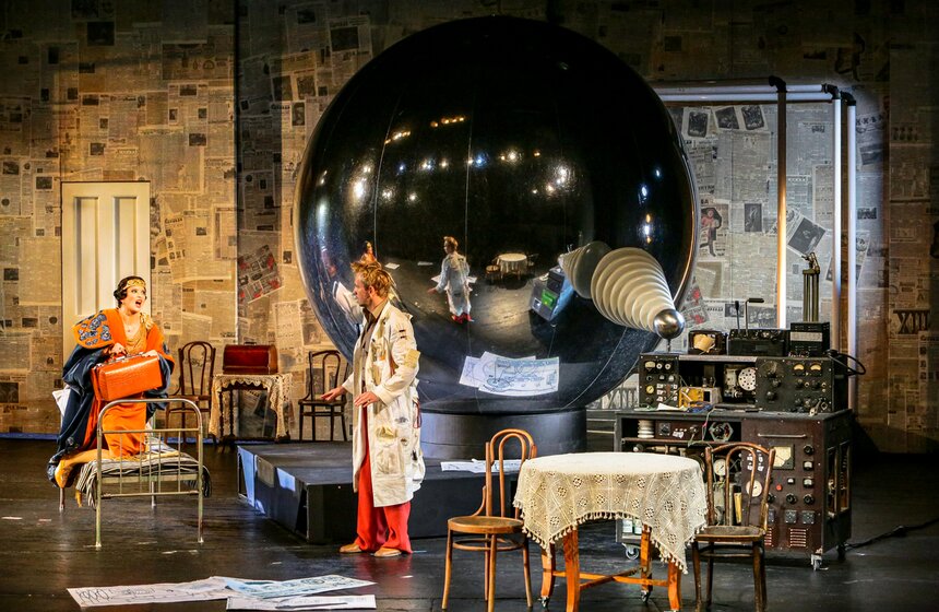 Театр Сатиры открыл 100-й сезон премьерой "Иван Васильевич" 3 фото