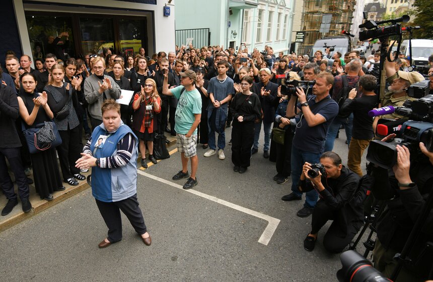 Прощание с народным артистом РФ Игорем Ясуловичем завершилось в столице 29 фото