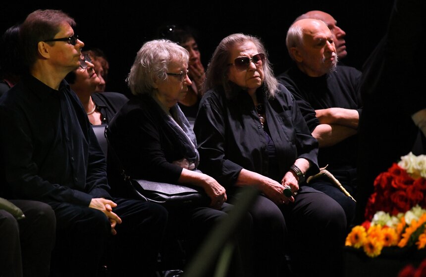 Прощание с народным артистом РФ Игорем Ясуловичем завершилось в столице 9 фото