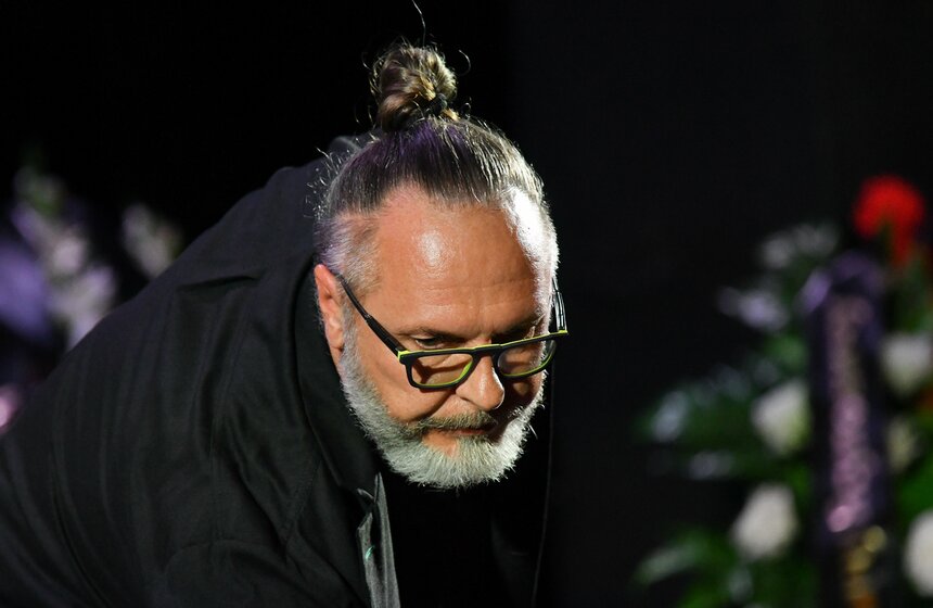 Прощание с народным артистом РФ Игорем Ясуловичем завершилось в столице 17 фото