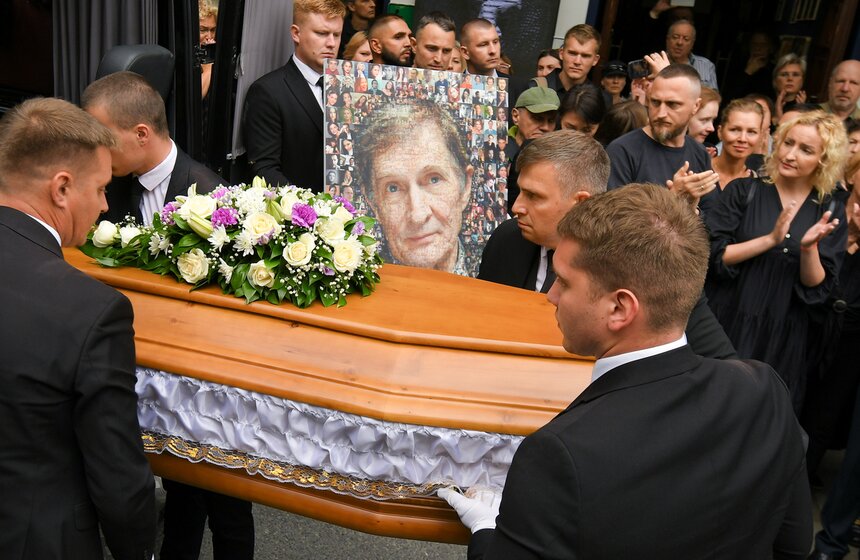 Прощание с народным артистом РФ Игорем Ясуловичем завершилось в столице 28 фото