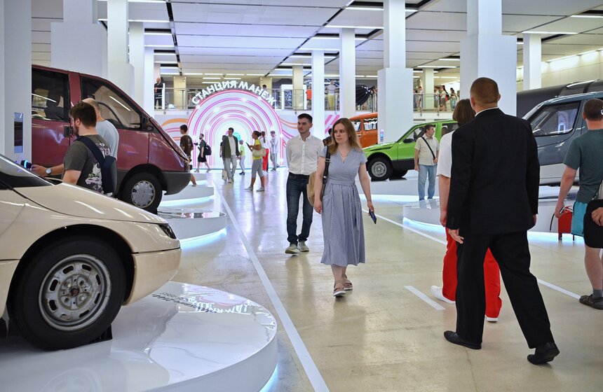 Экспозицию "Аллея славы Москвича" представили на выставке "Станция Манеж" МУФ-2023 5 фото