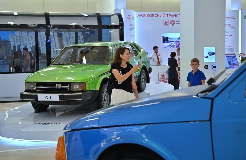 Экспозицию "Аллея славы Москвича" представили на выставке "Станция Манеж" МУФ-2023 3 фото