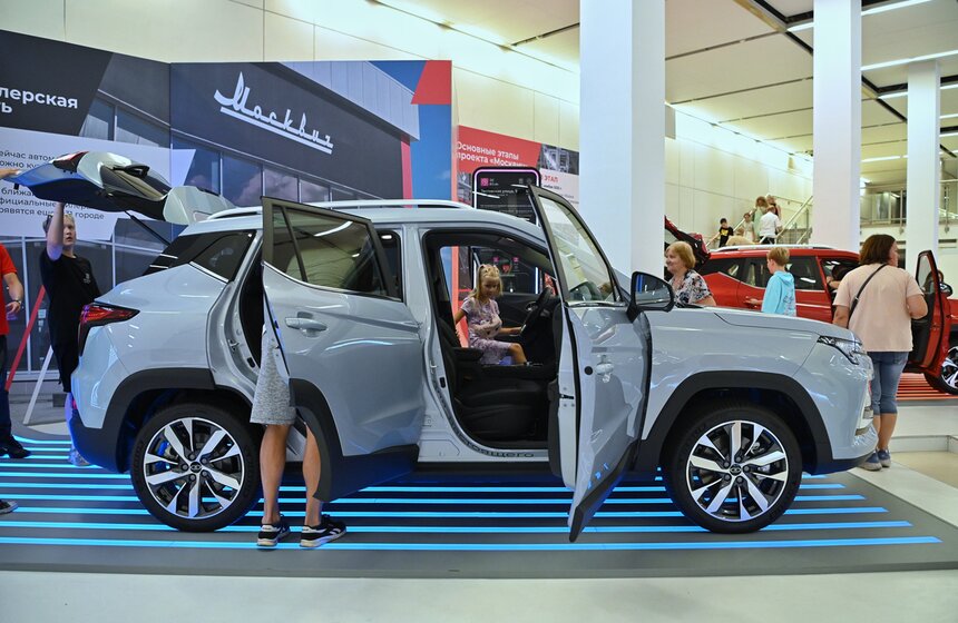 Экспозицию "Аллея славы Москвича" представили на выставке "Станция Манеж" МУФ-2023 4 фото