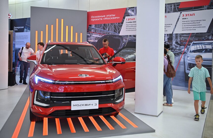 Экспозицию "Аллея славы Москвича" представили на выставке "Станция Манеж" МУФ-2023 14 фото