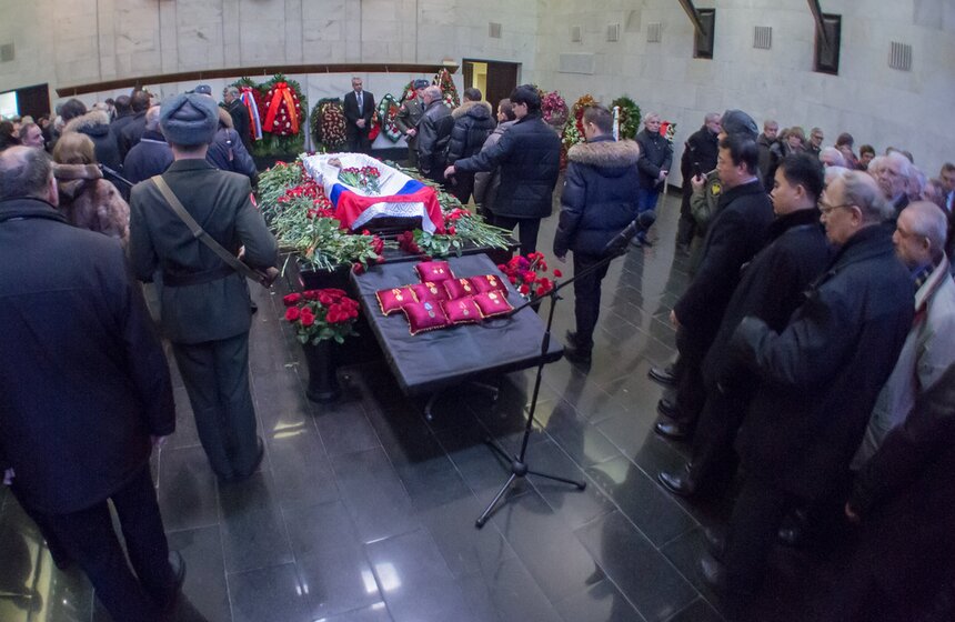 Авиаконструктора Ростислава Белякова проводили в последний путь 5 фото