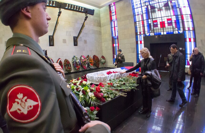 Авиаконструктора Ростислава Белякова проводили в последний путь 4 фото