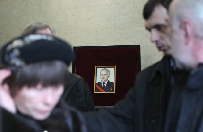 Авиаконструктора Ростислава Белякова проводили в последний путь 16 фото