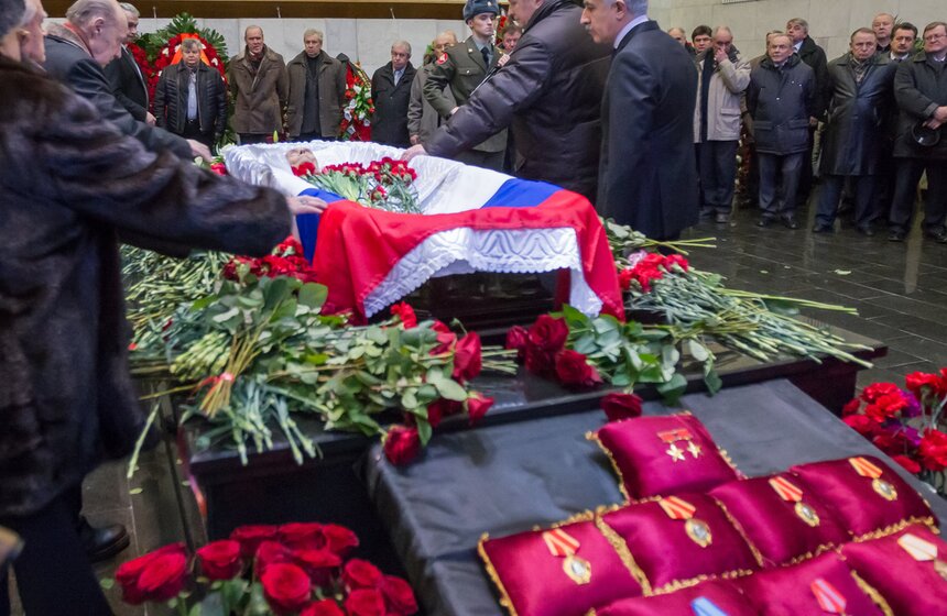 Авиаконструктора Ростислава Белякова проводили в последний путь 14 фото