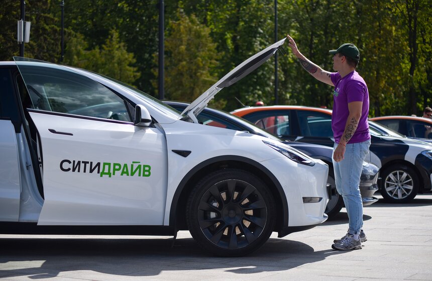 Выставка в честь Дня каршеринга состоялась на Северном речном вокзале 6 фото