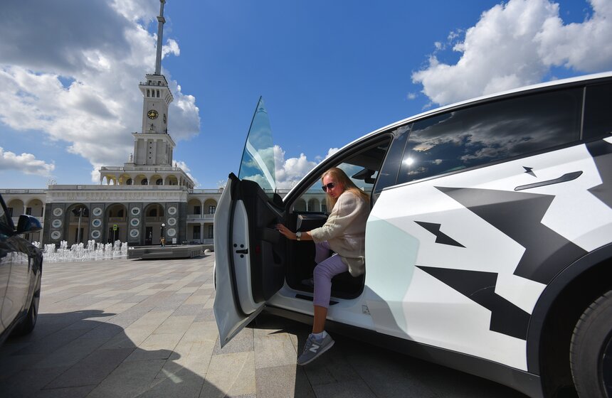 Выставка в честь Дня каршеринга состоялась на Северном речном вокзале 8 фото