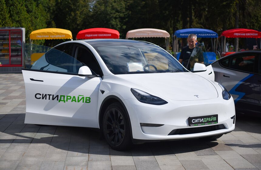 Выставка в честь Дня каршеринга состоялась на Северном речном вокзале 16 фото