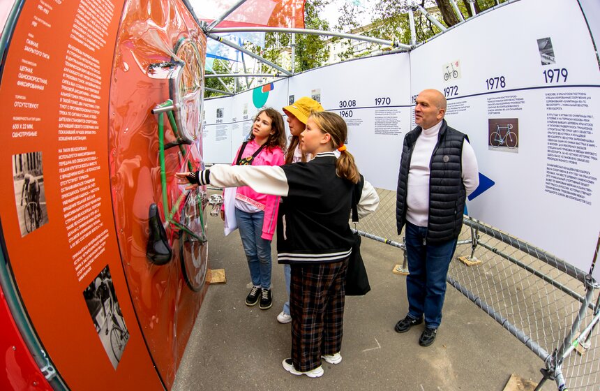 Выставка о велокультуре открылась на территории "Хлебозавода" в столице 9 фото