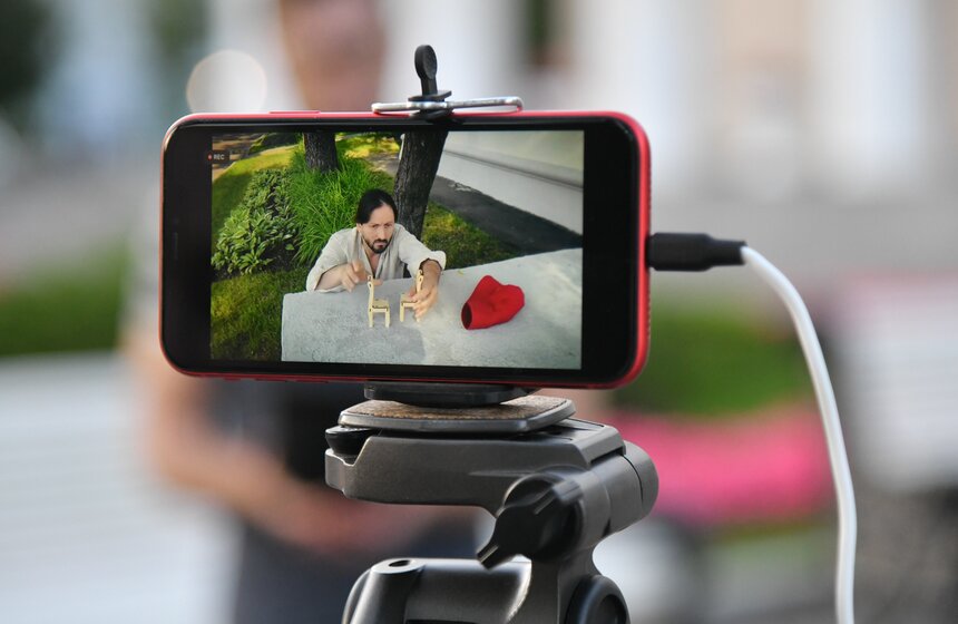 Спектакль "12 стульев" прошел на ВДНХ 22 фото