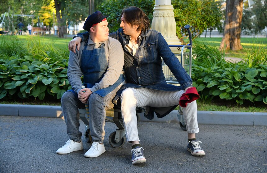 Спектакль "12 стульев" прошел на ВДНХ 3 фото