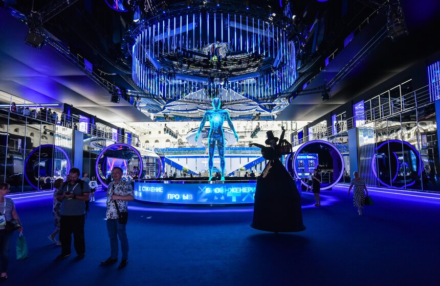 Интерактивные зоны и экскурсии организовали на МУФ-2023 в Гостином Дворе 17 фото