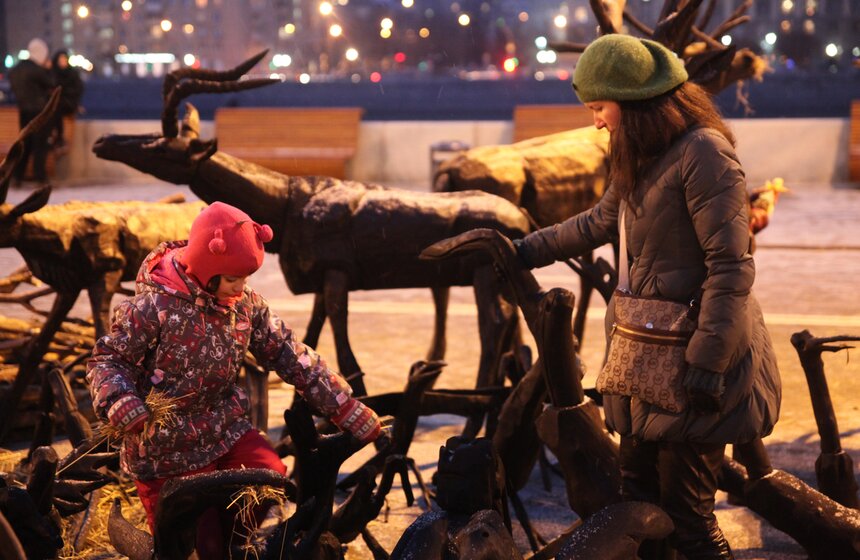 В парке Горького сожгли арт-чучело Масленицы 8 фото